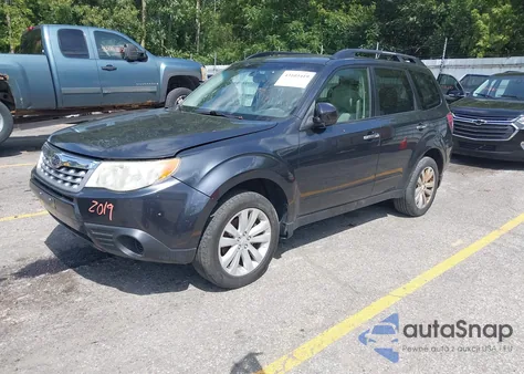 2012 Subaru Forester 2.5X Premium z USA, uszkodzony, nr VIN JF2SHBDC0CH457884